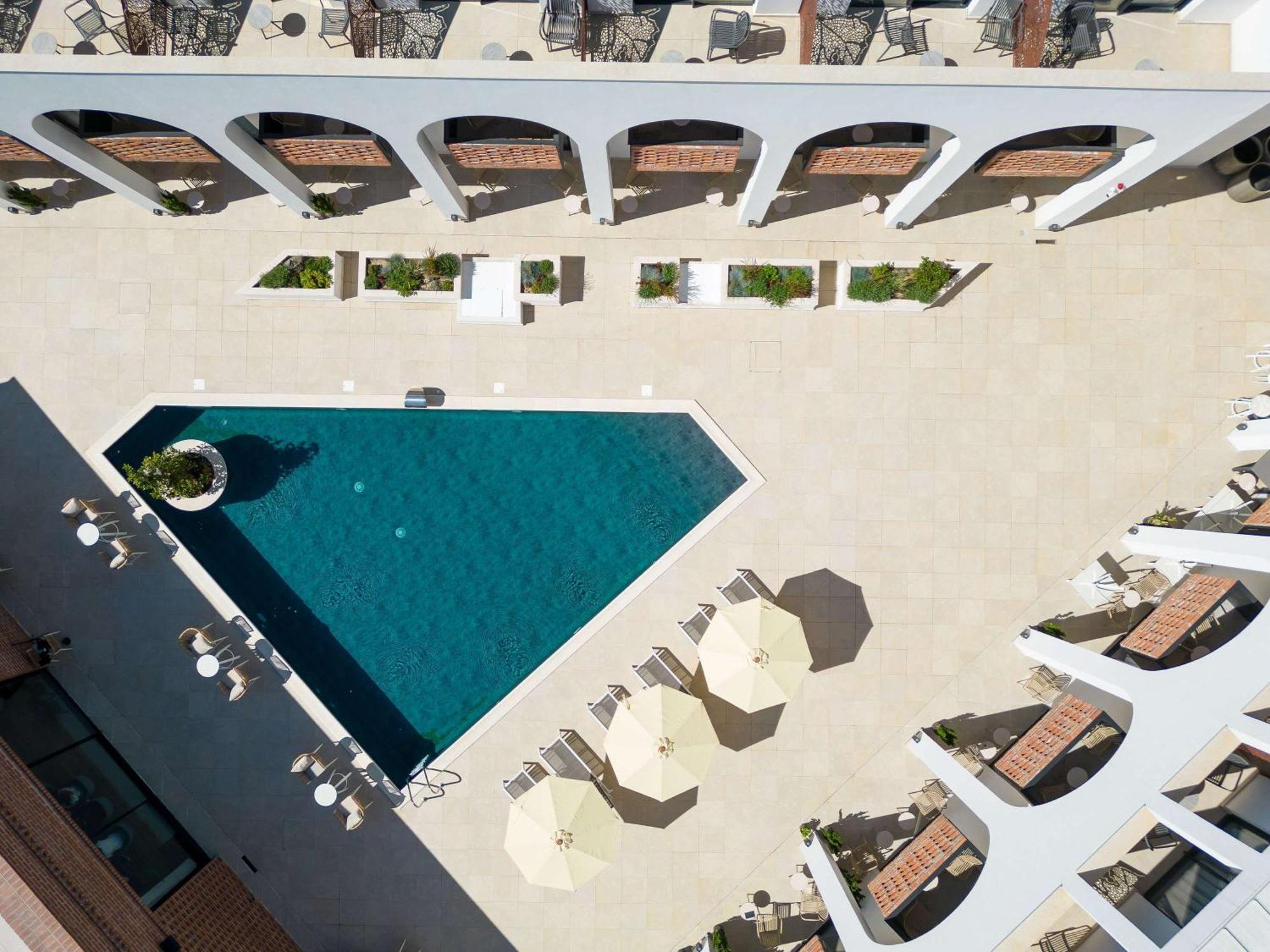 Mercure Conacul Cozieni Pasarea Exteriör bild