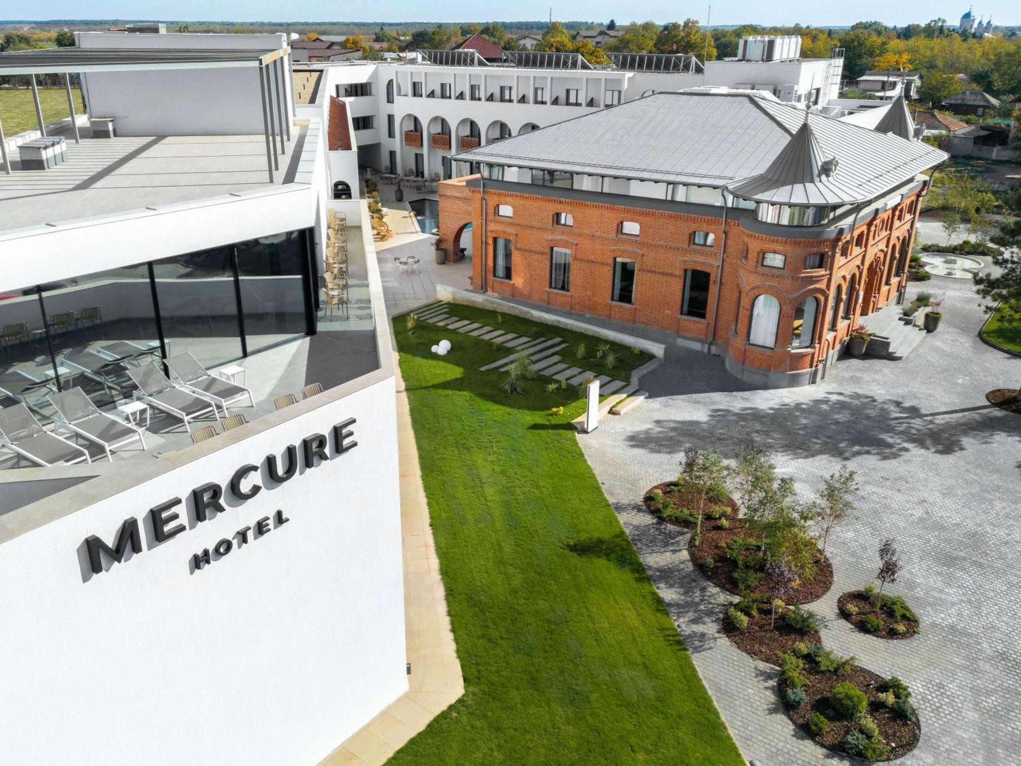 Mercure Conacul Cozieni Pasarea Exteriör bild