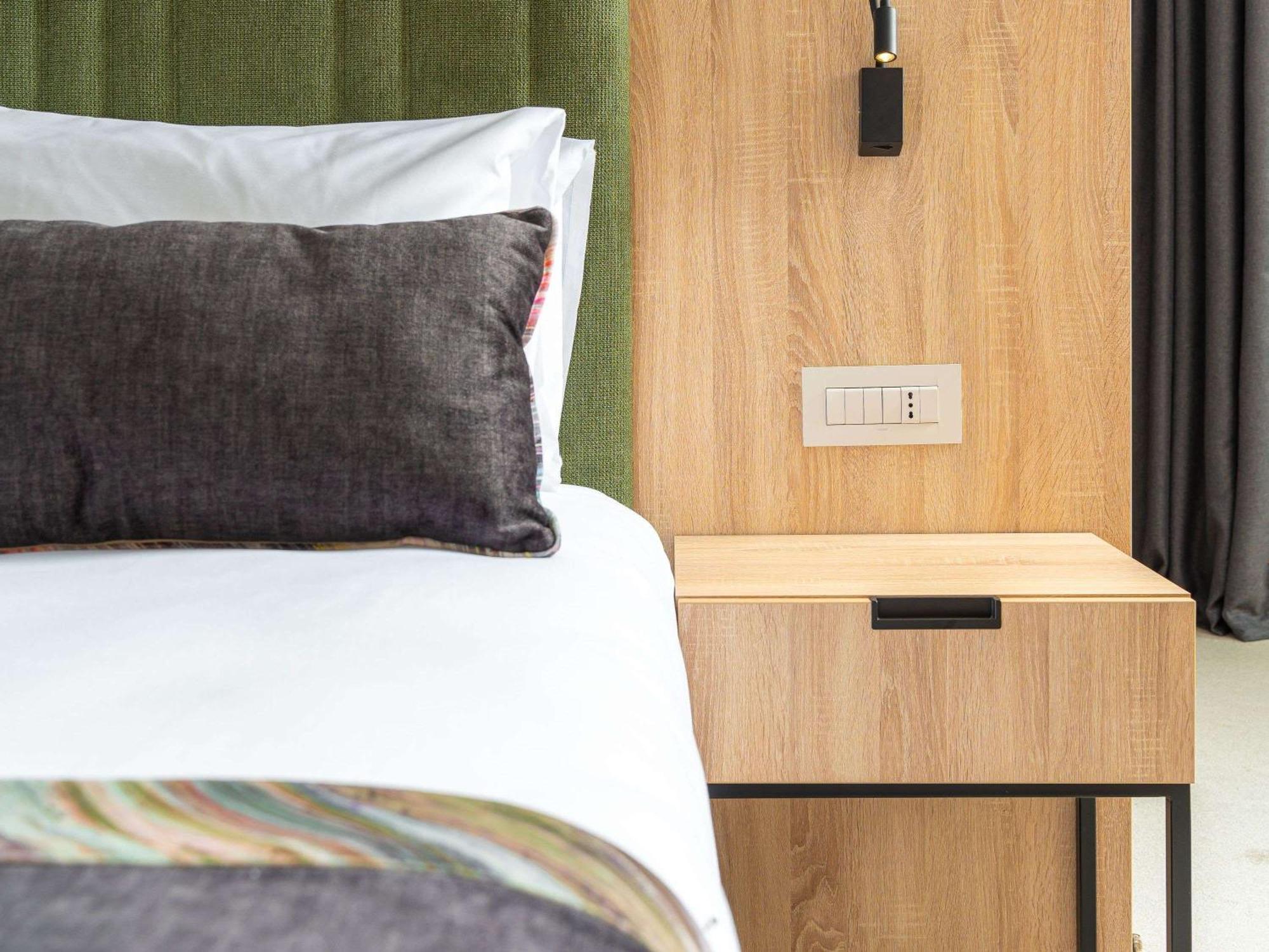 Mercure Conacul Cozieni Pasarea Exteriör bild